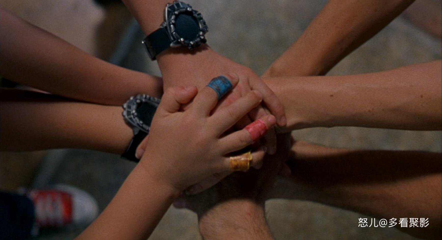 非常小特务.Spy.Kids.2001.1080p.BluRay.x265.4audio-RARBG.mkv_20251003_120029.488.jpg