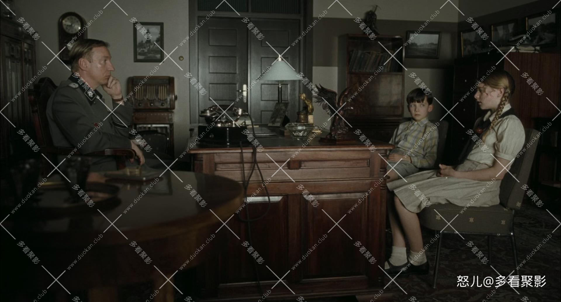 穿条纹睡衣的男孩.The.Boy.In.The.Striped.Pyjamas.2008.1080p.BluRay.x265.2audio-RA.jpg