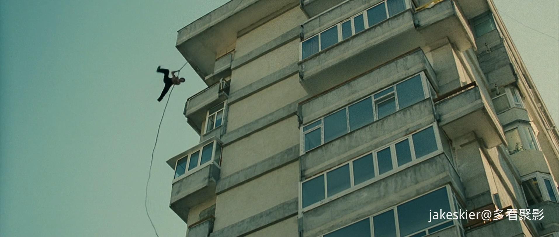 2004.暴力街区(85分钟).1080P.京译流媒体英法中字.mkv_20251102_201318.488.jpg