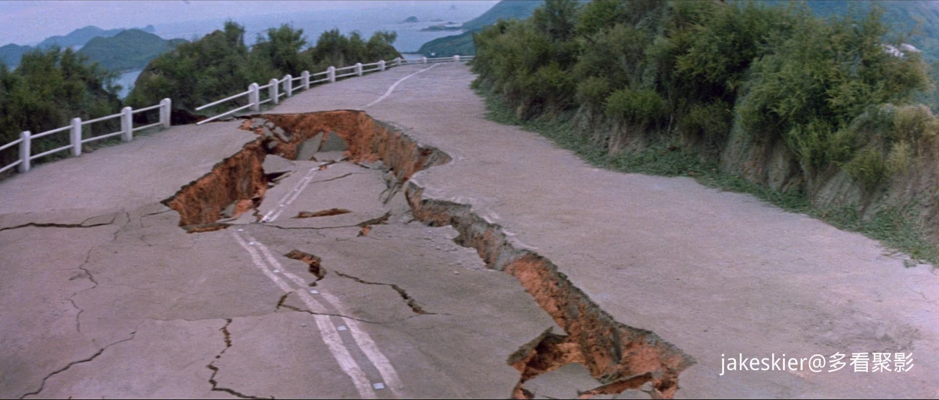 1975.中国超人(91分钟).1080P.国粤对应中字.mkv_20251211_020533.030.jpg