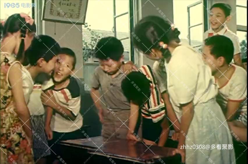 敞开的窗户（1982）.mp4_20251230_000449344.jpg