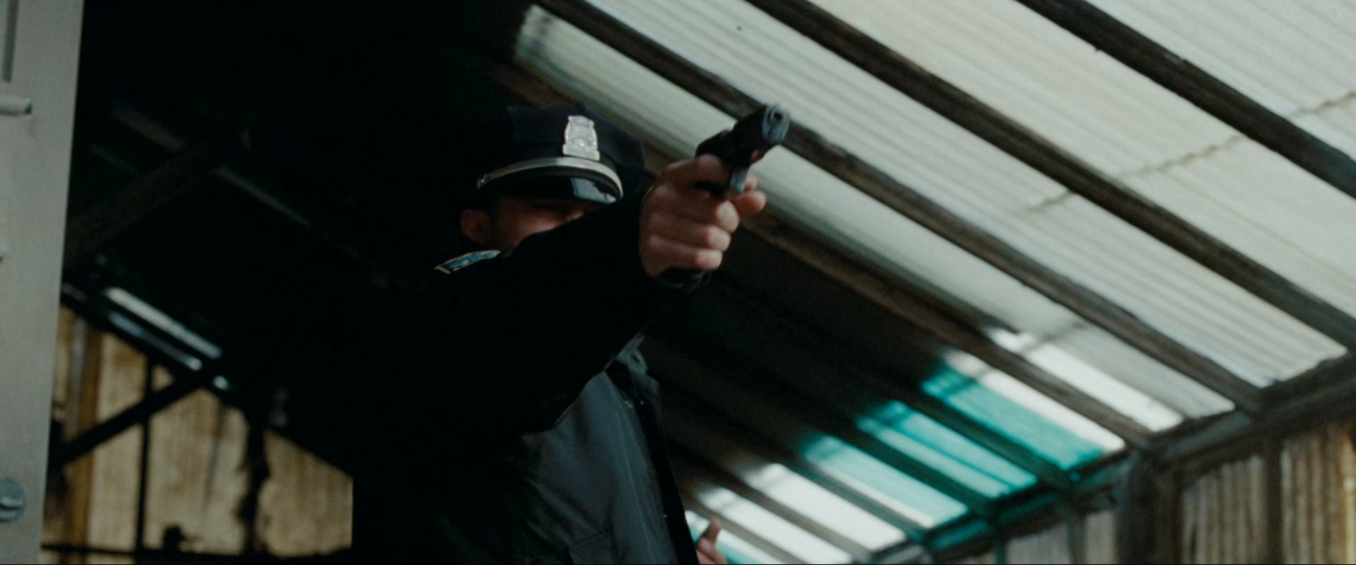 城中大盗.The.Town.2010.EXTENDED.1080p.BluRay.x265.3audio-RARBG.mkv_20260120_104616.434.jpg