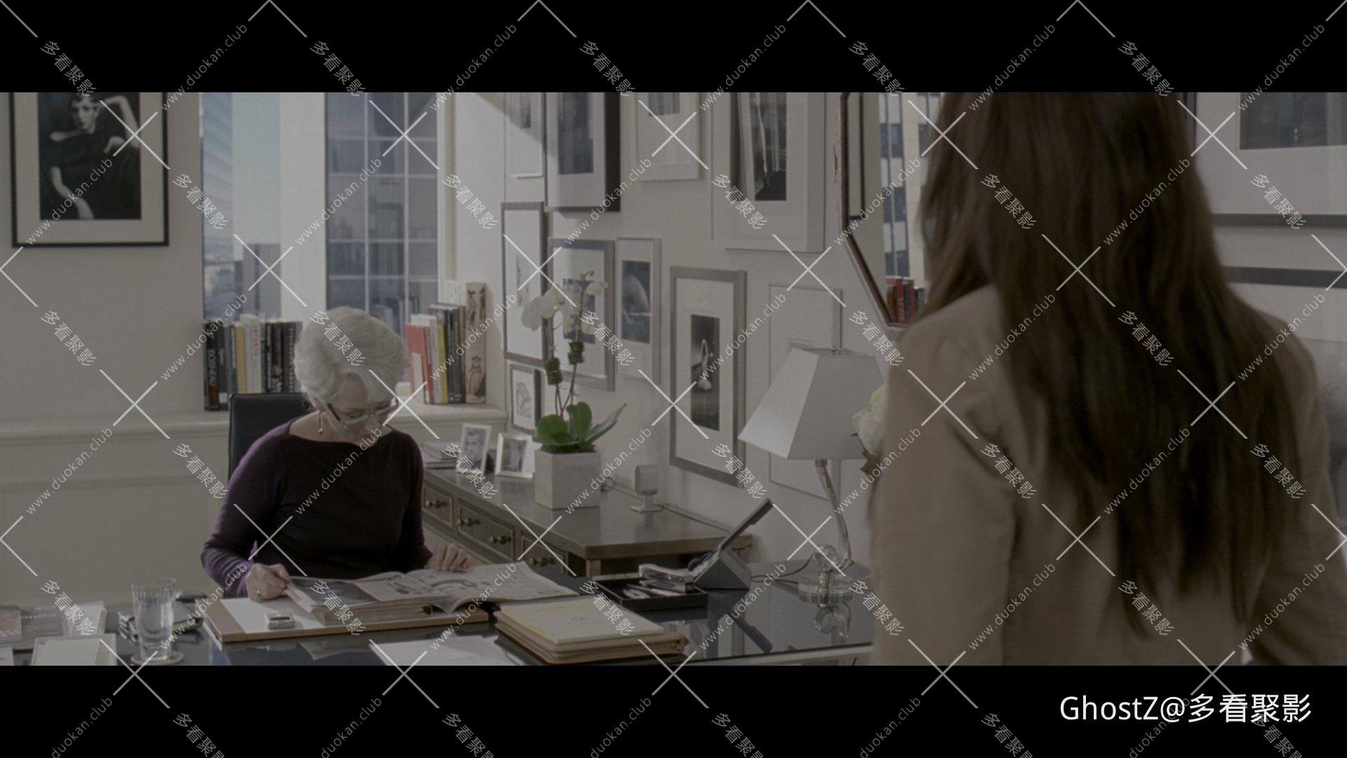 穿普拉达的女王 (2006) [tmdb=350] - 流媒体宽屏版-4k.mkv_000920.560.png