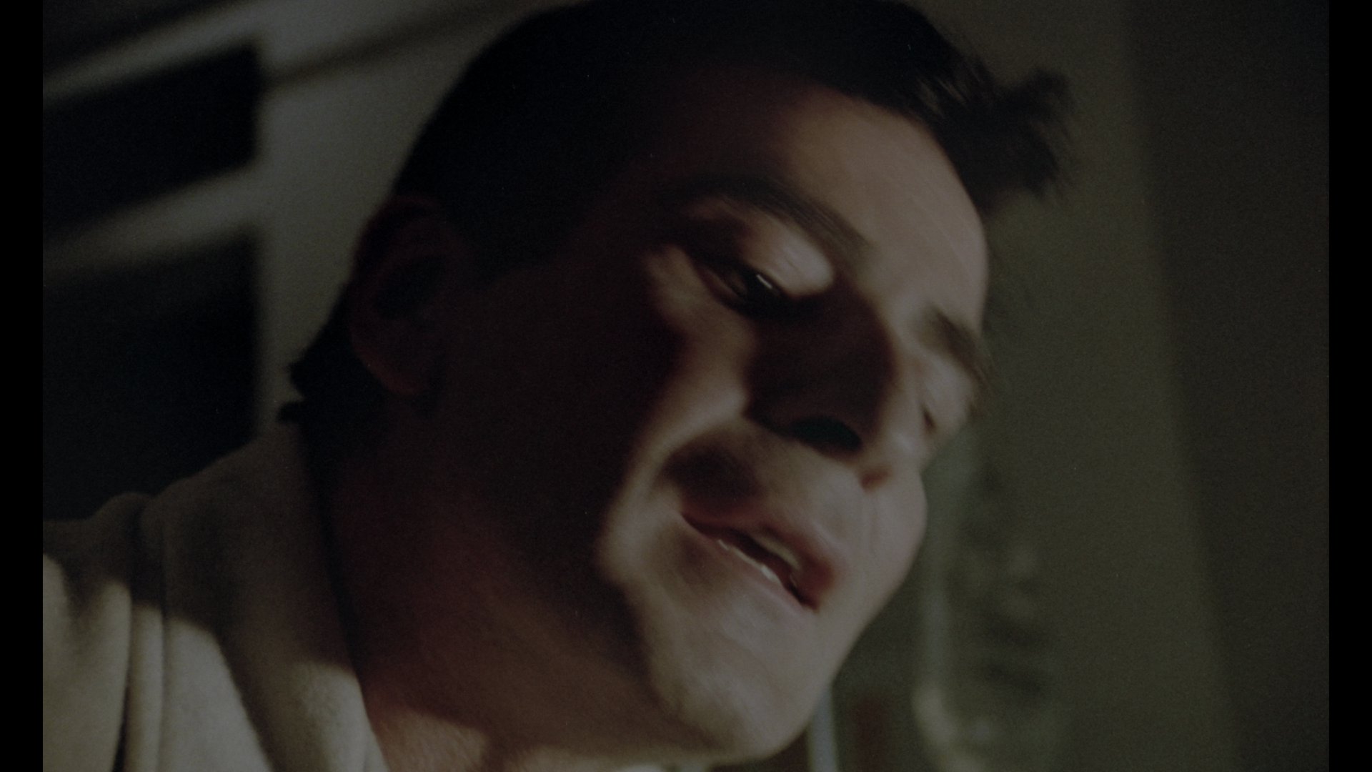 狂犬病 (1977) [tmdb=29437].mkv_001459.857.png