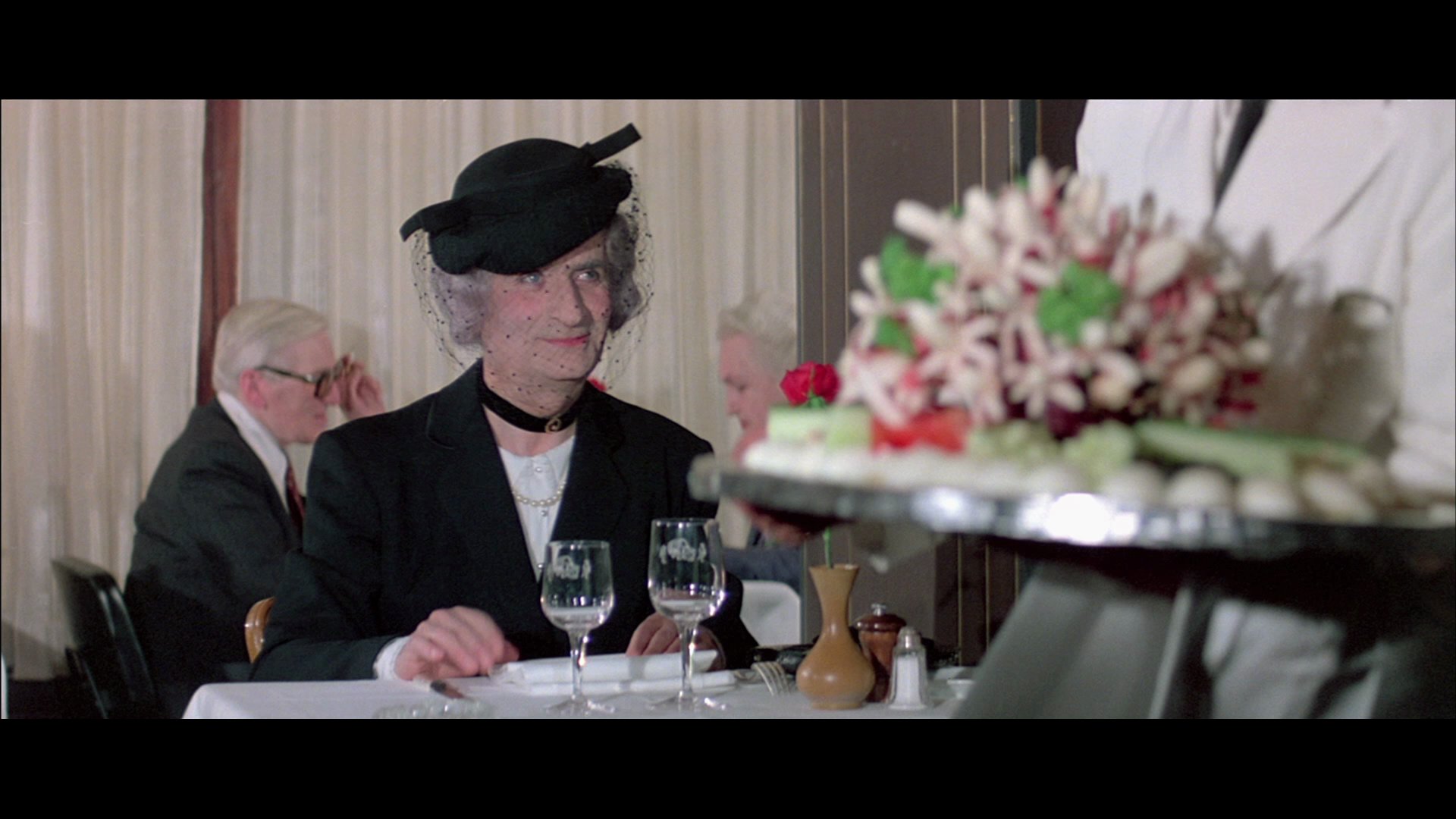 美食家 (1976) [tmdb=761].mkv_000547.458.png