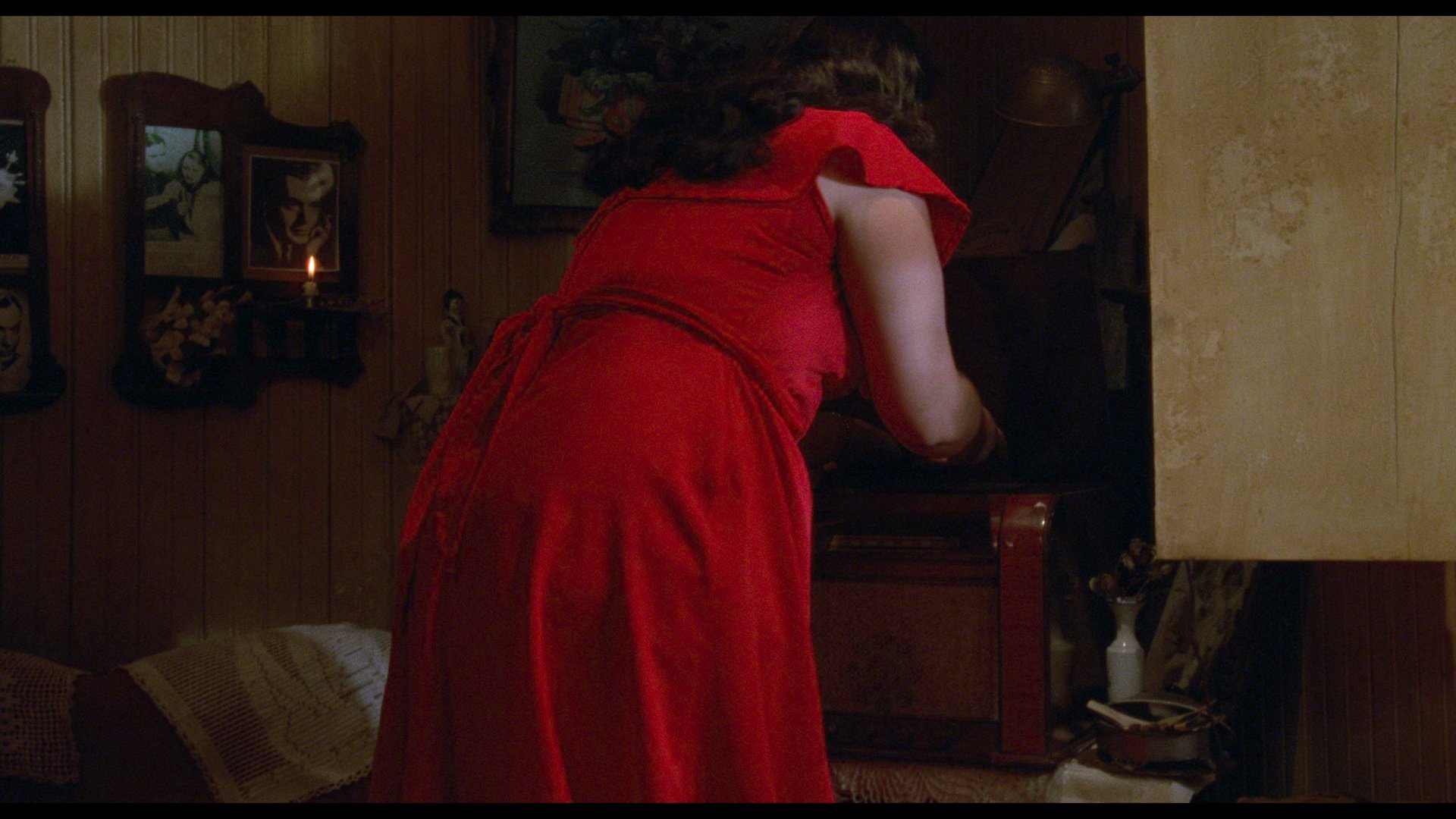 深深的腥红 (1996).mkv_001343.740.png