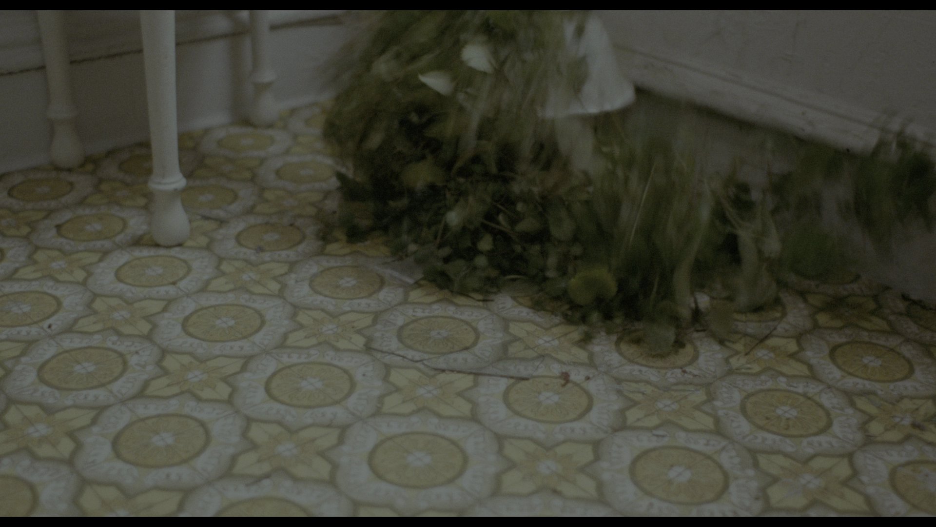 四五口径女郎 (1981) [tmdb=22171].mkv_000359.719.png