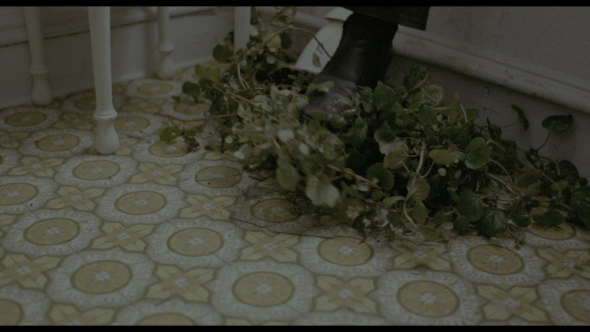 四五口径女郎 (1981) [tmdb=22171].mkv_000403.866.png