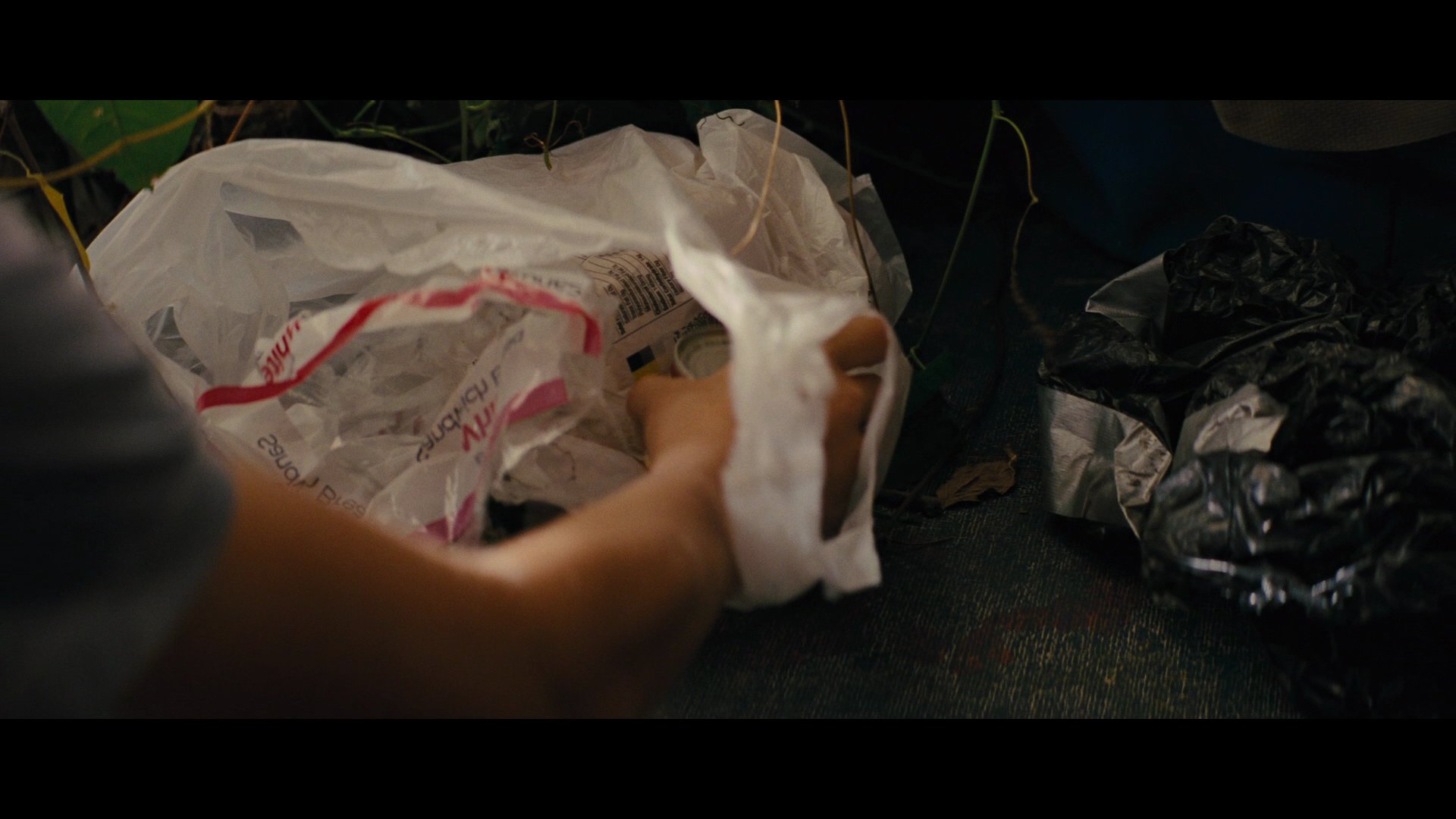 污泥 (2013) [tmdb=103731].mkv_000655.975.png