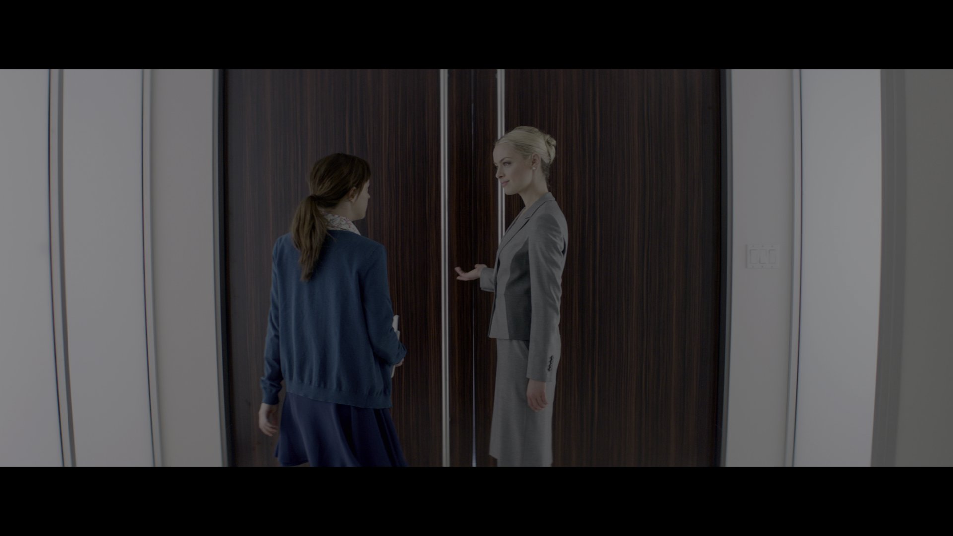 五十度灰 (2015) [tmdb=216015].mkv_000415.936.png