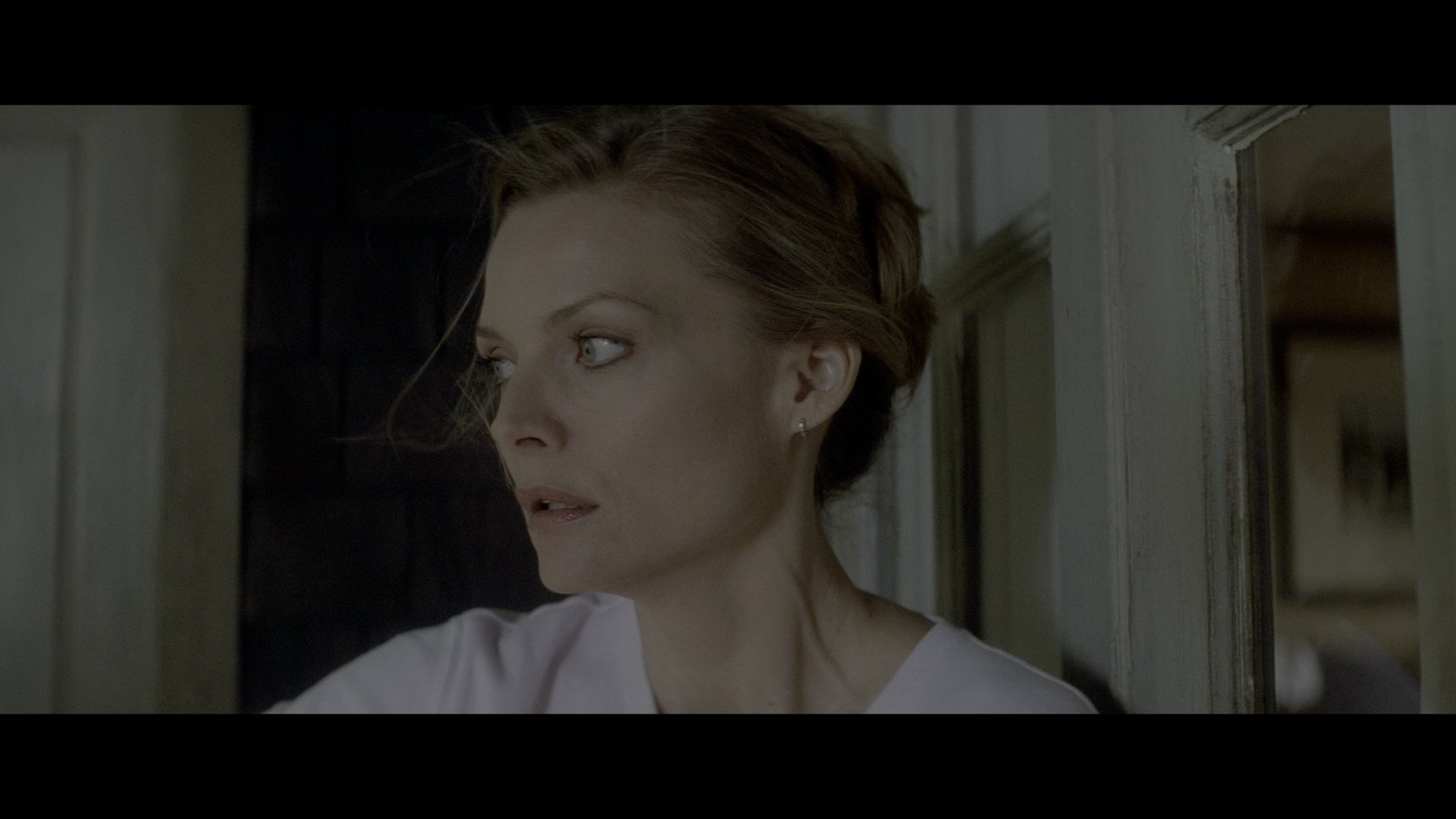 危机四伏.What Lies Beneath (2000).mkv_002909.581.png